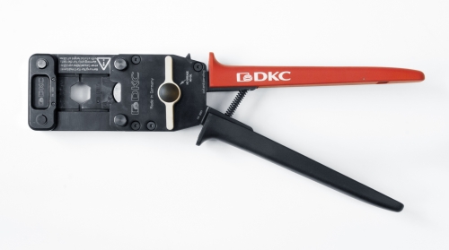 DKC 2ART120 Клещи для обжима провода 10-120 кв. мм наконечником-гильзой, разъемом сменные матрицы