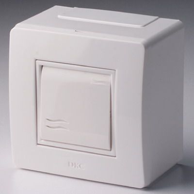 DKC 10002B Коробка в сборе с выключателем, коричневая (розница)