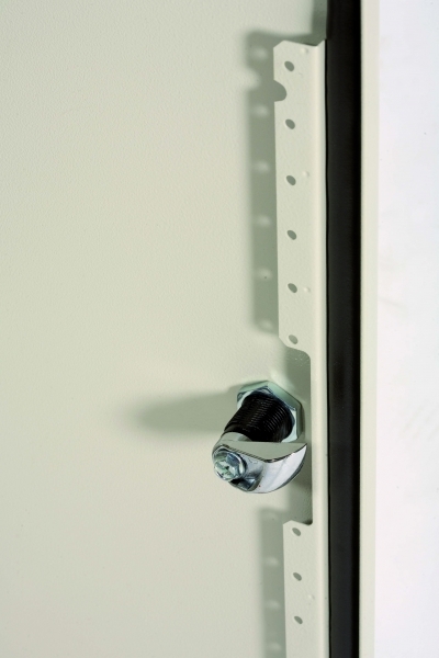 Schneider Electric NSYAEDLPSS3D ЗАМОК С НАЖИМН ЗАЩЁЛКОЙ ДЛЯ SPACIAL S3D