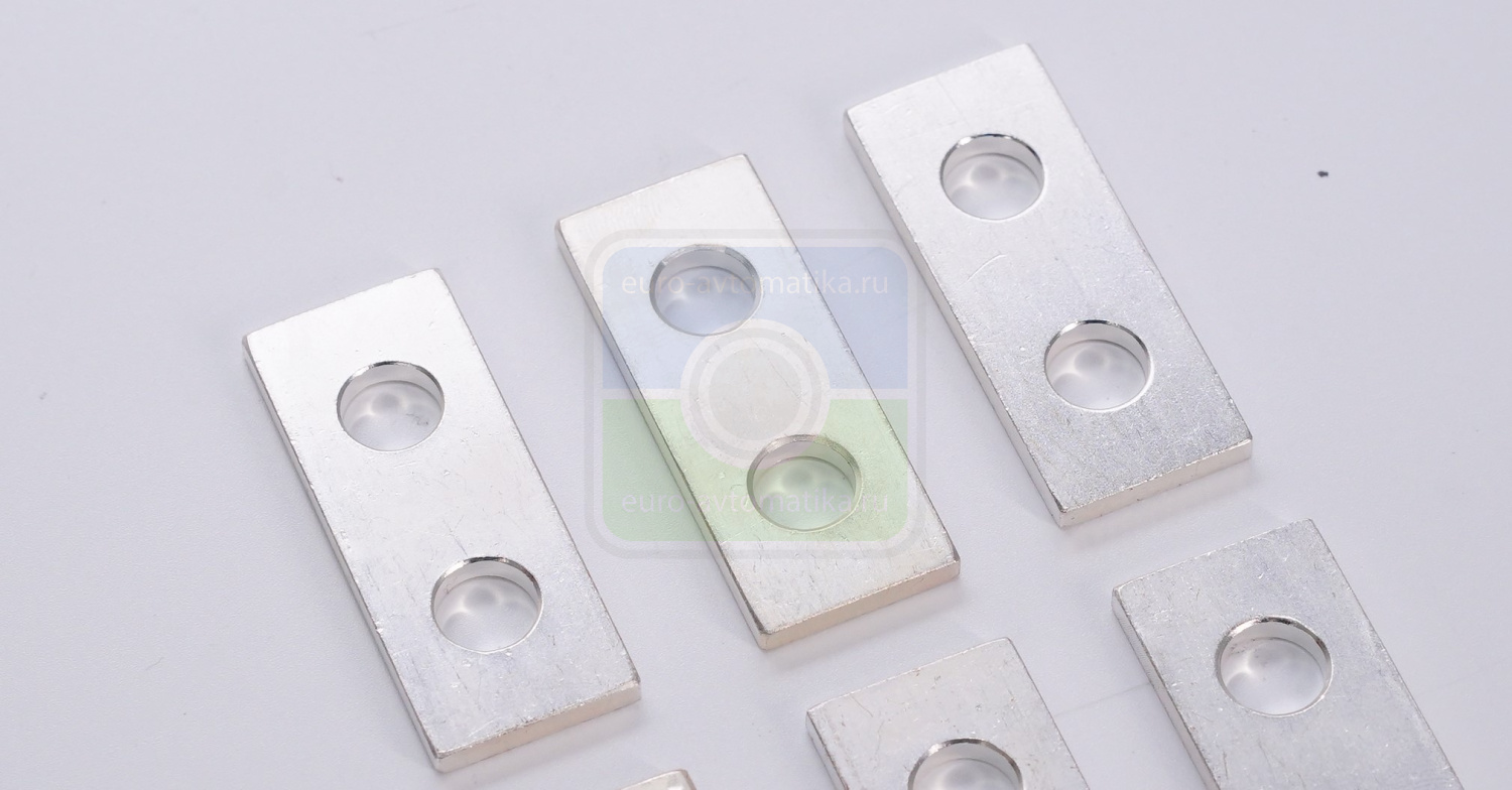 Systeme Electric SSDEXB4P0250 4 УДЛИНИТЕЛЬНЫЕ ПЛАСТИНЫ ДЛЯ 4P SD250